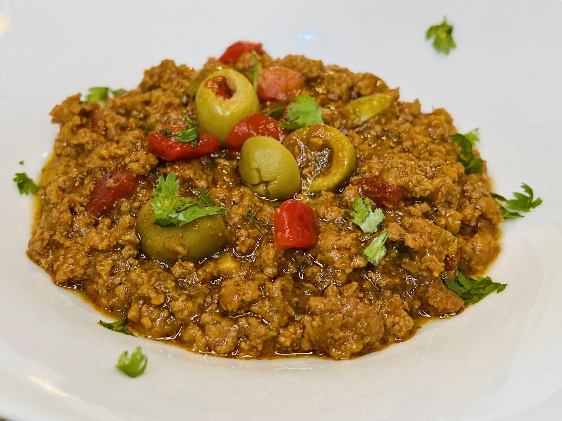 Picadillo puertorriqueño fácil hecho con Aceite de Achiote Ecológico Domestic Gourmet - Aceite de Achiote