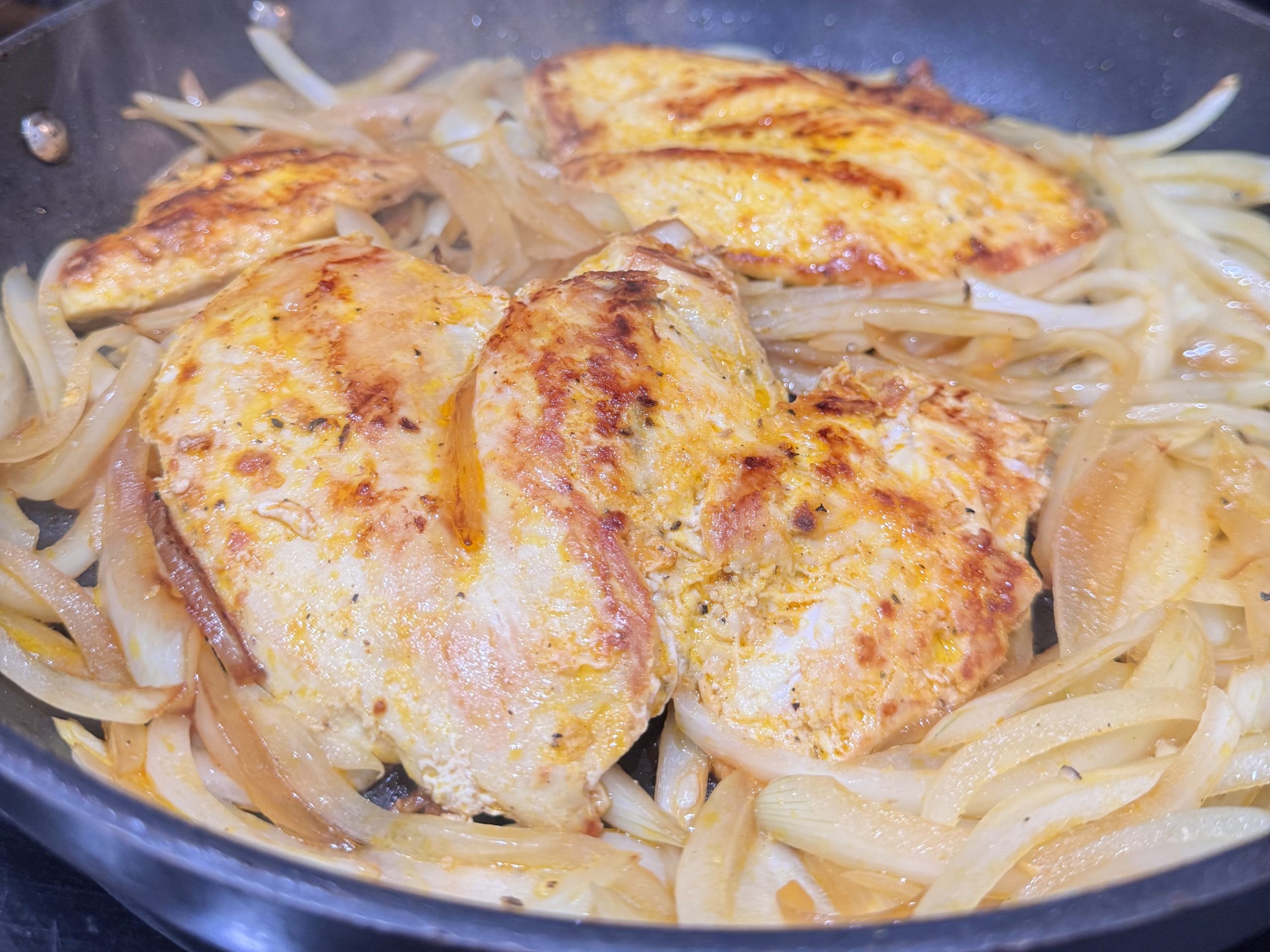 Mimis Chicken - Pollo Encebollado - Domestic Gourmet Mimis Chicken - Pollo Encebollado made with Domestic Gourmet Annatto Oil, Sazón and Adobo